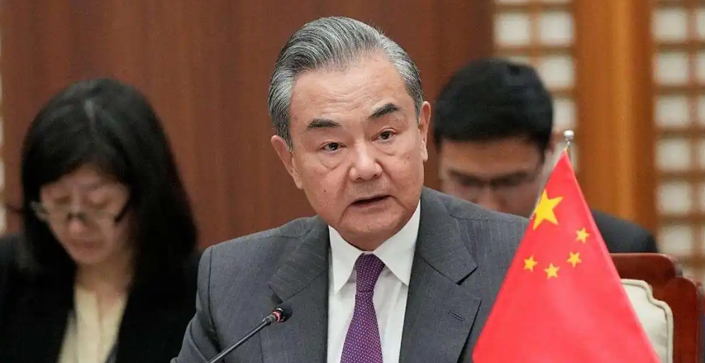 占豪:中国主动出击发出重大信号，欧盟千万别把东大逼急了，否则会倒大霉！|2025-07-05