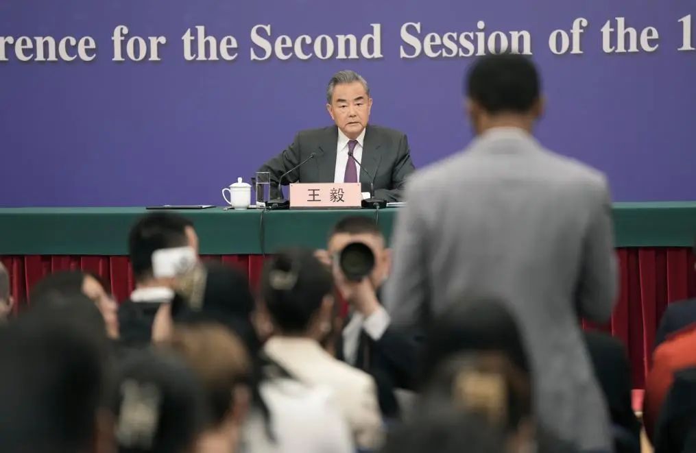 占豪:中国主动出击发出重大信号，欧盟千万别把东大逼急了，否则会倒大霉！|2025-07-05