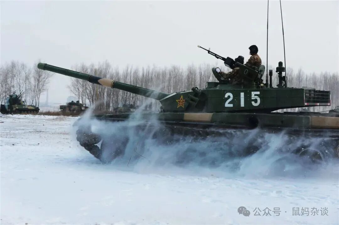 39军坦克雪中飘移