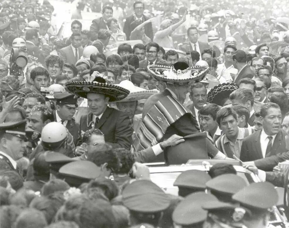 apollo_11_giantstep_world_tour_mexico_city_7332h