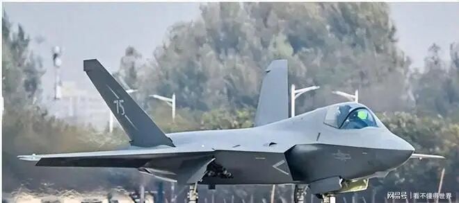 美媒称歼20与f35为真正五代机,歼35服役,对手何以为继