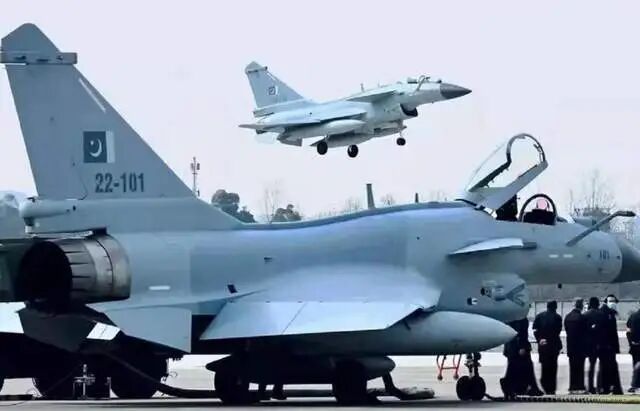 巴铁买歼35压制印度,中国有空腾出手来管中东了