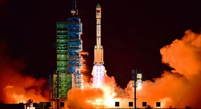 中国用长征四号乙运载火箭成功将 海洋二号b 卫星发射升空